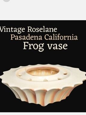 Vintage 1950's Roselane Pasadena CA unique vase with frog hole inserts.